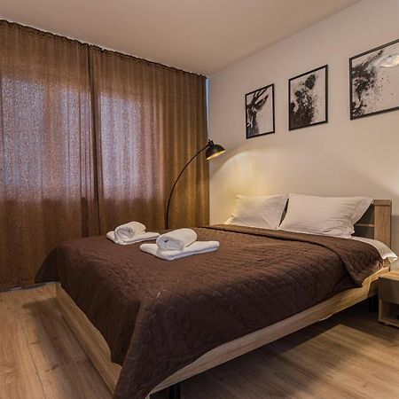 Coresi Modern Apartment Brasov Exterior photo