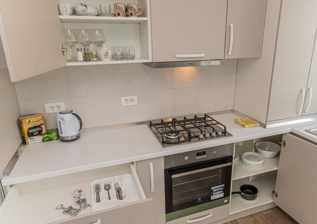 Coresi Modern Apartment Brasov Exterior photo