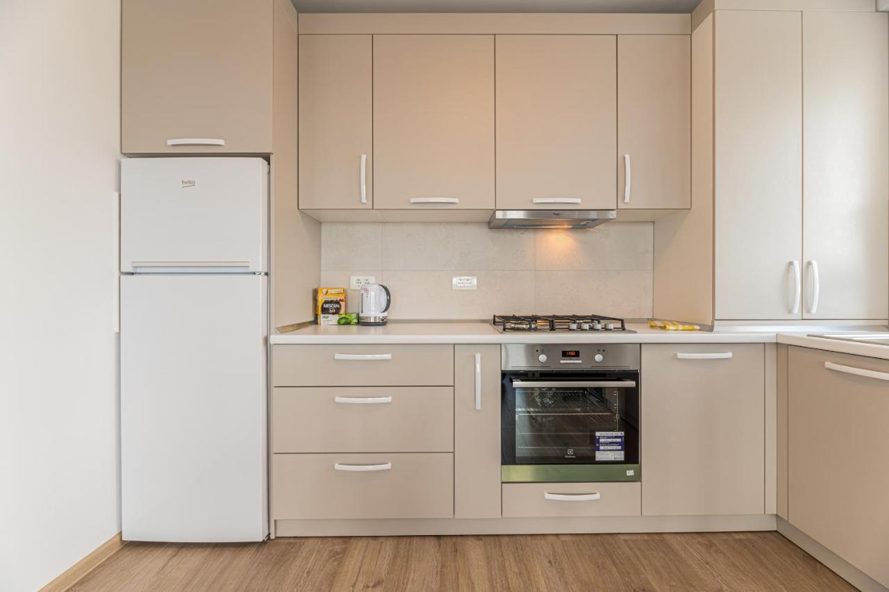 Coresi Modern Apartment Brasov Exterior photo
